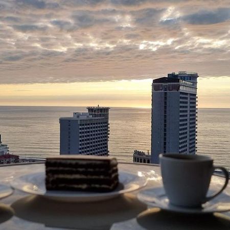 Breeze Batumi Apartment Luaran gambar