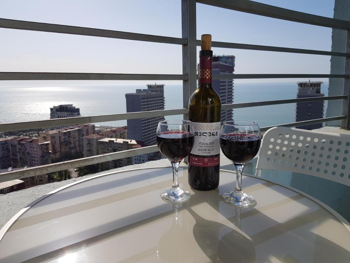 Breeze Batumi Apartment Luaran gambar