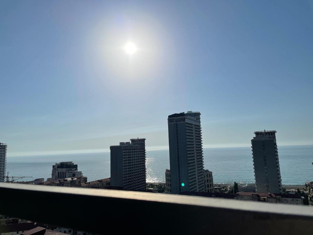 Breeze Batumi Apartment Luaran gambar